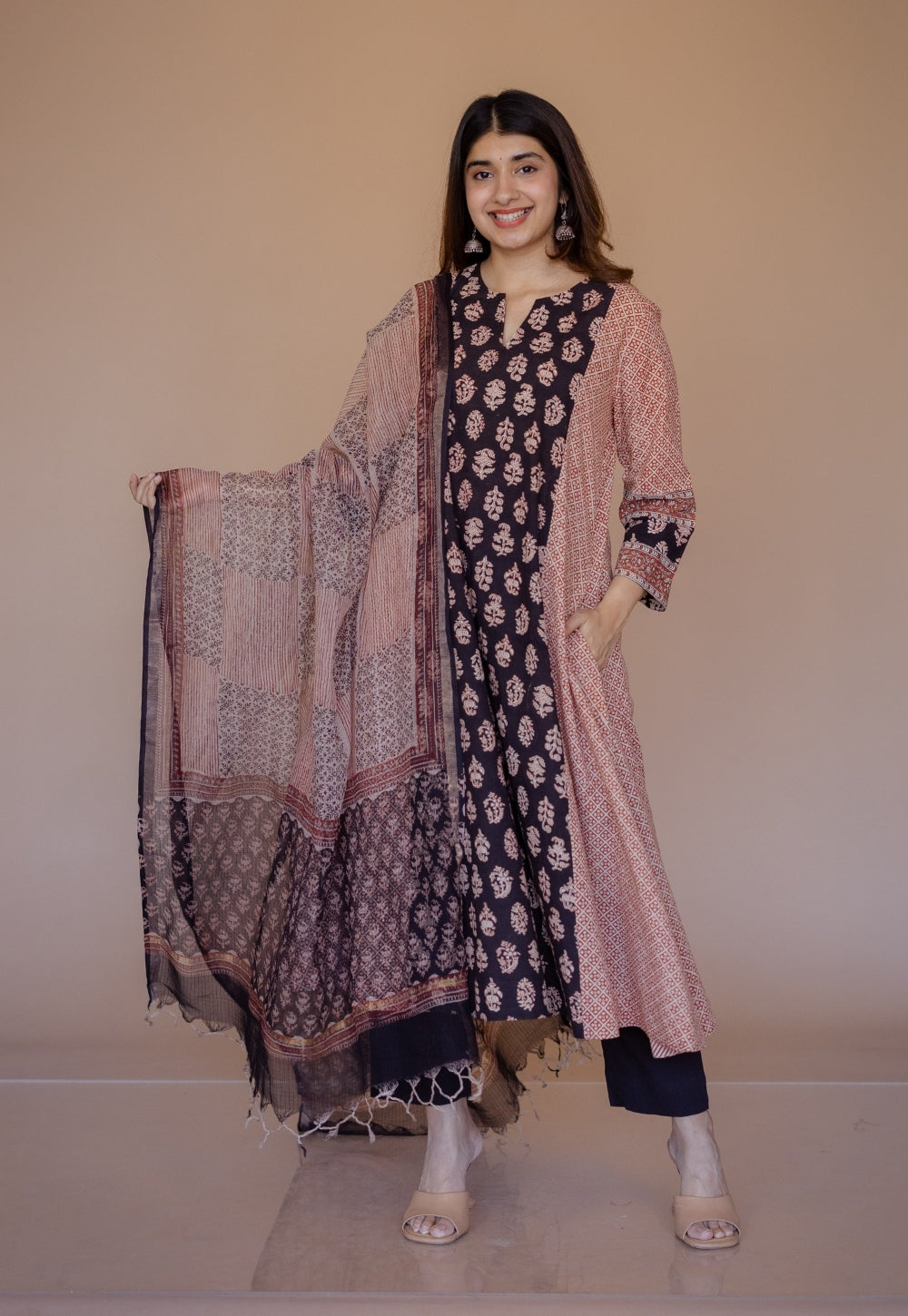 Black Bagru Kota Doria Cotton Dupatta