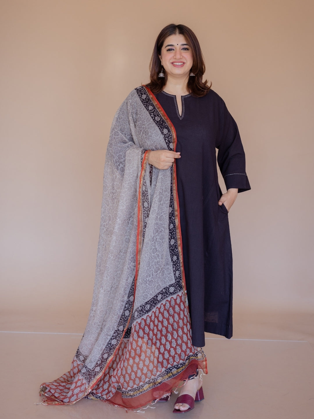 Off White Jaal Bagru Kota Doria Cotton Dupatta