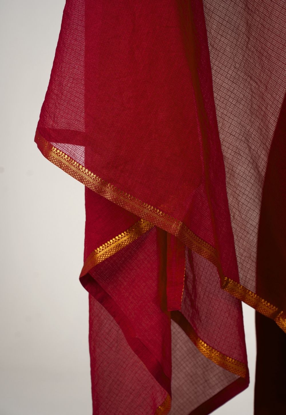 Cherry Red Solid Kota Doria Cotton Dupatta with Mangalgiri Border