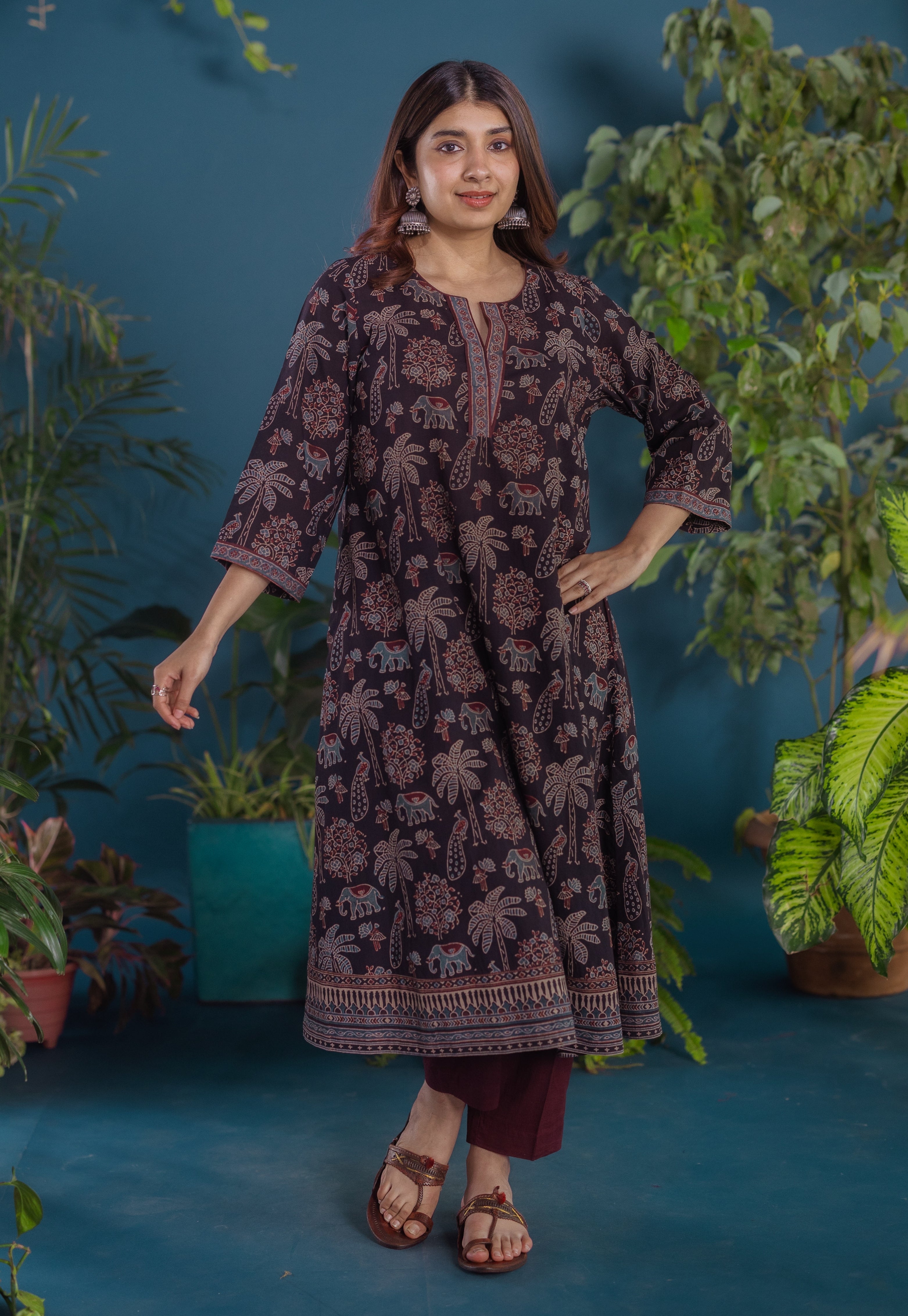Prita Burgundy Solid Slub Narrow Pant