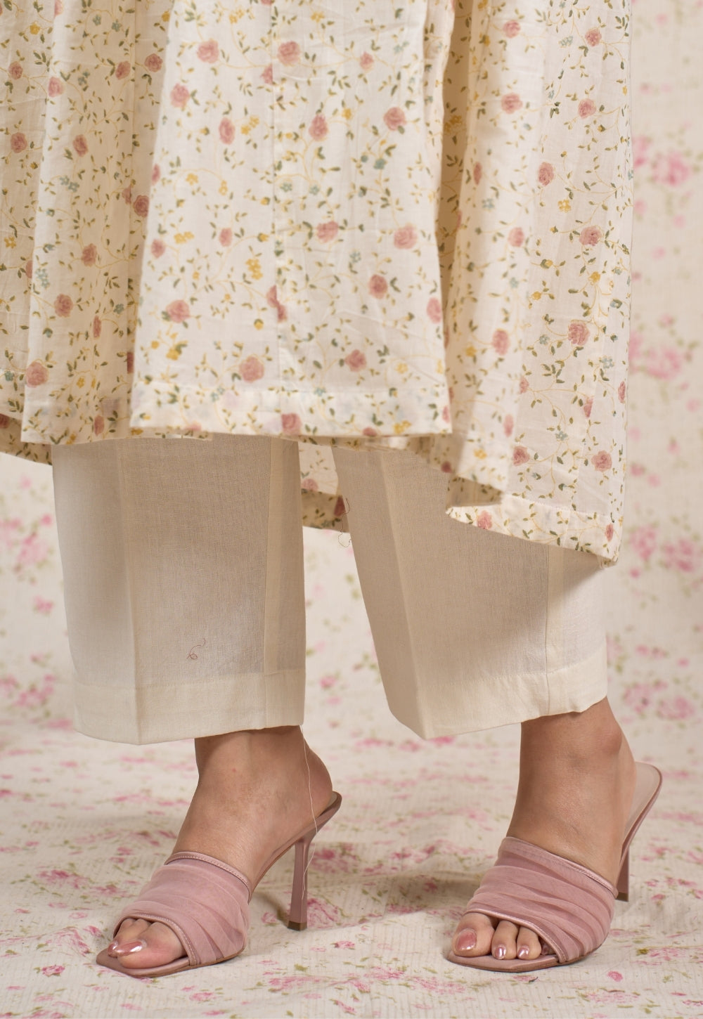 Tira White Sanganeri Mul Cotton Kali Kurta Set (Set of 2)