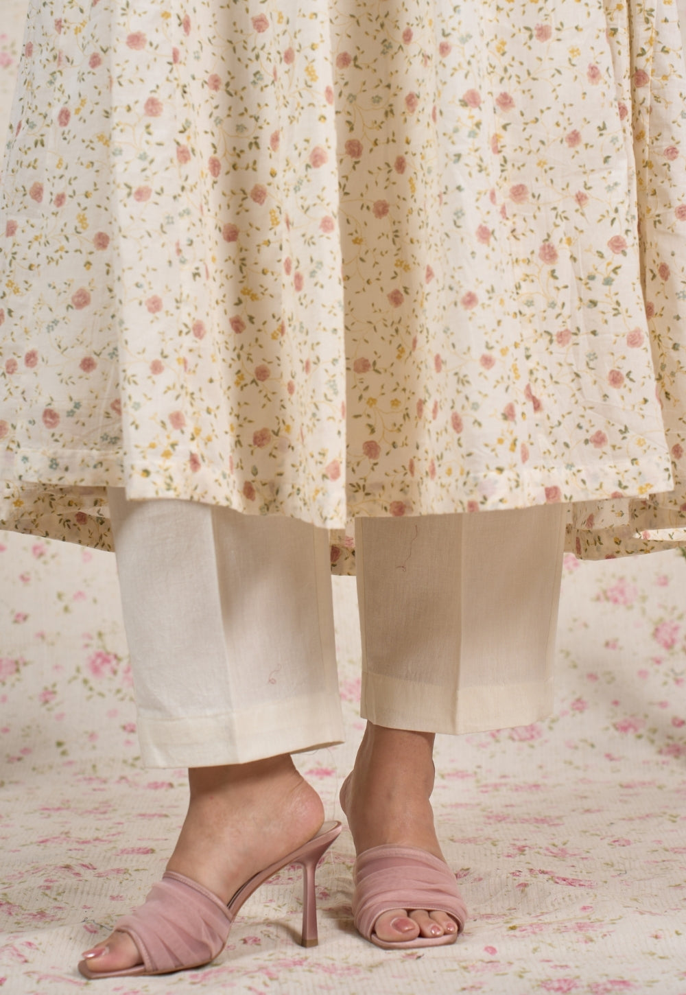 Tira White Sanganeri Mul Cotton Kali Kurta Set (Set of 2)