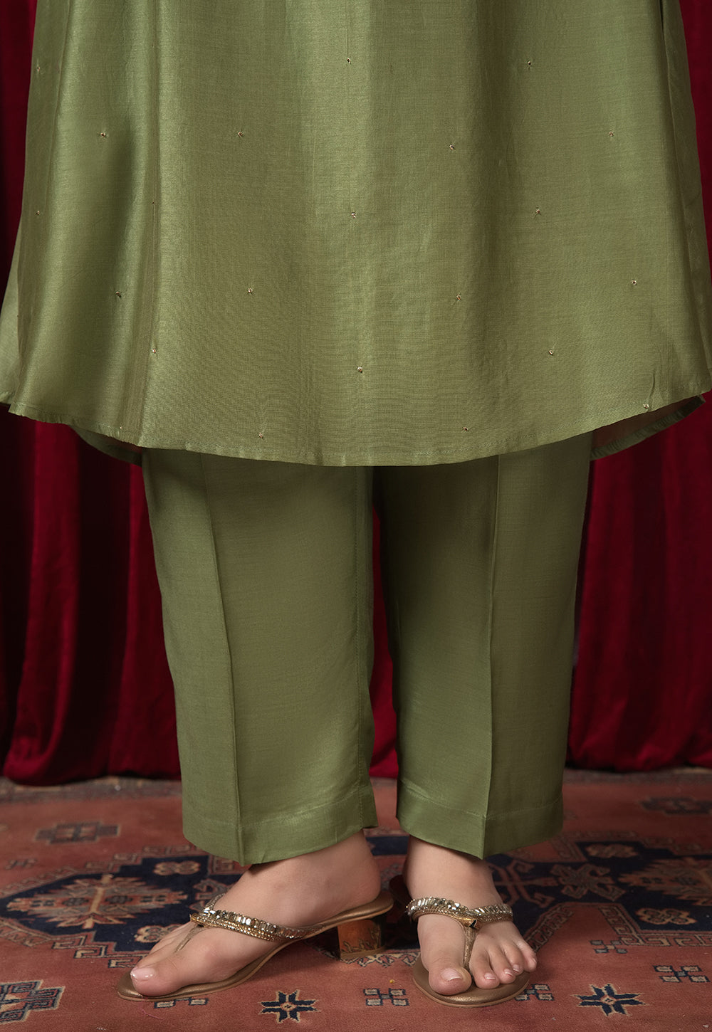 Prita Green Solid Muslin Narrow Pant