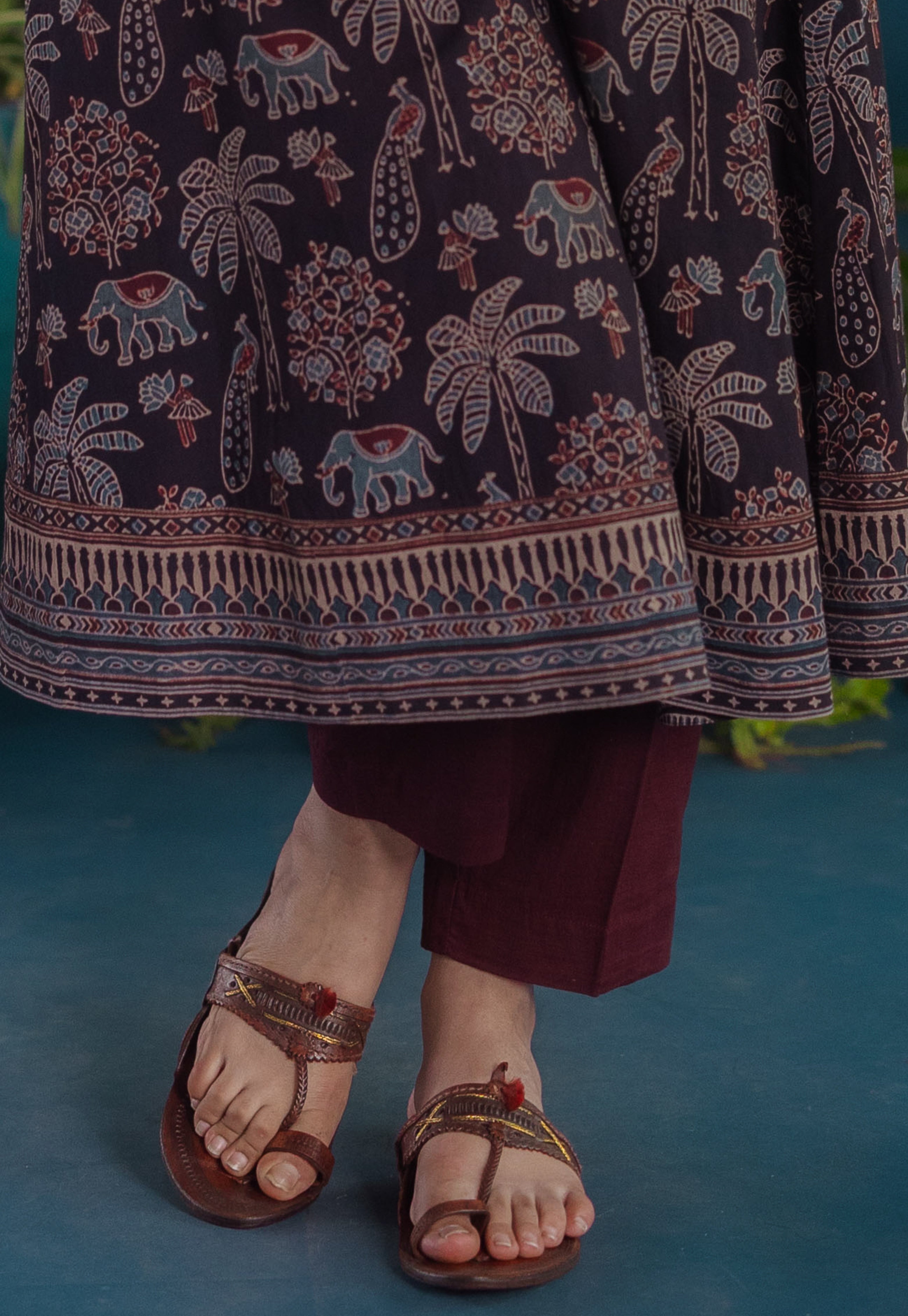 Prita Burgundy Solid Slub Narrow Pant