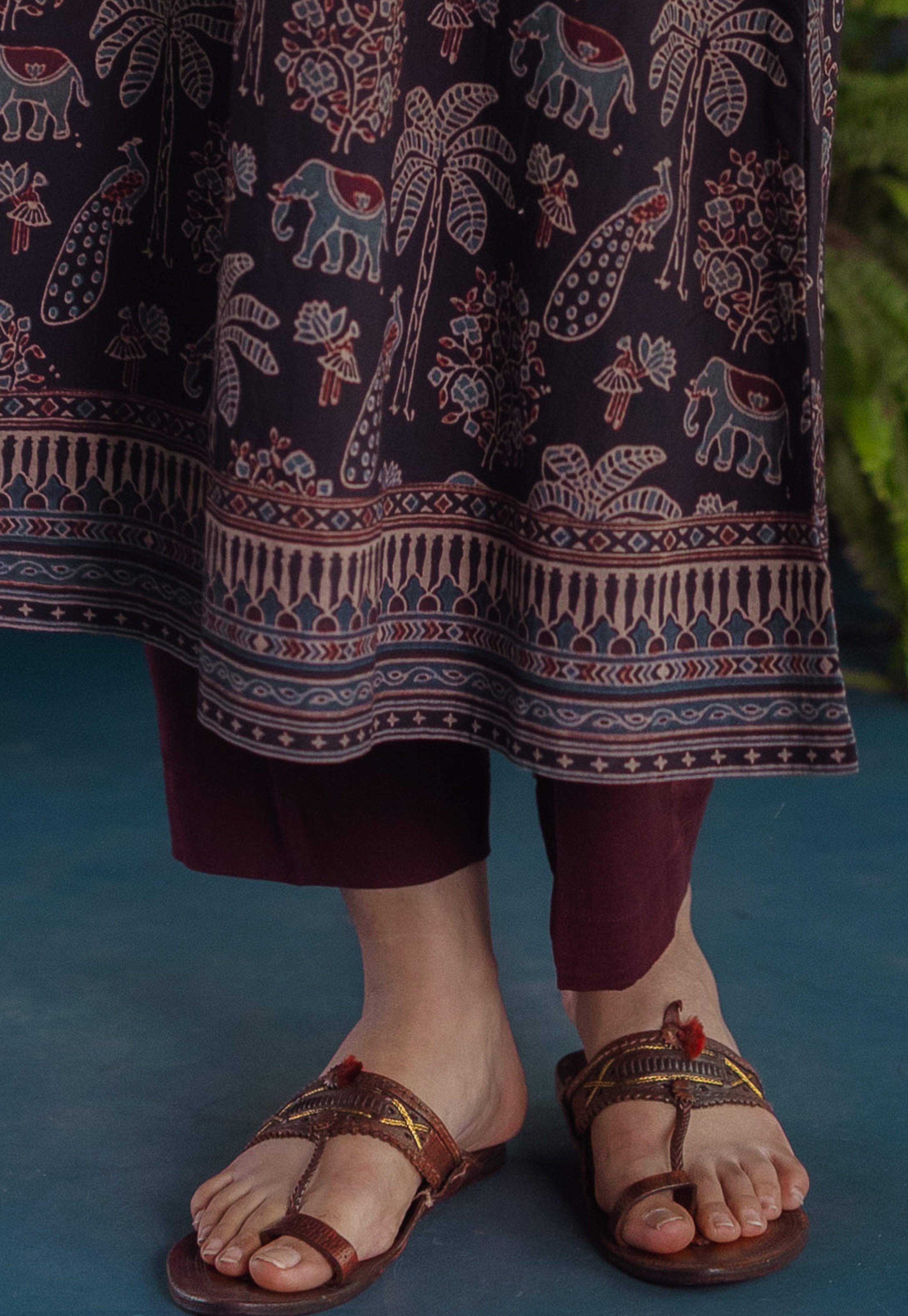 Prita Burgundy Solid Slub Narrow Pant