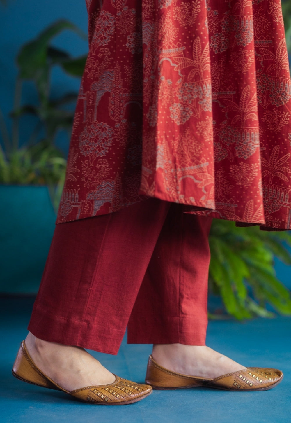 Yashi Red Solid Slub Straight Pant