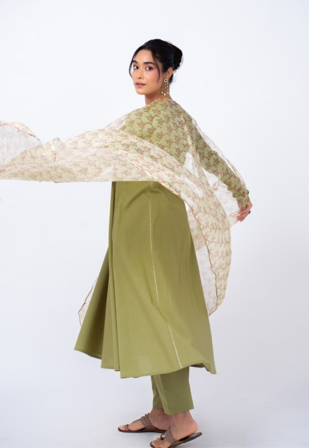 Yalini Green Solid Slub Cotton Kali Kurta Suit Set with Printed Dupatta (Set of 3)