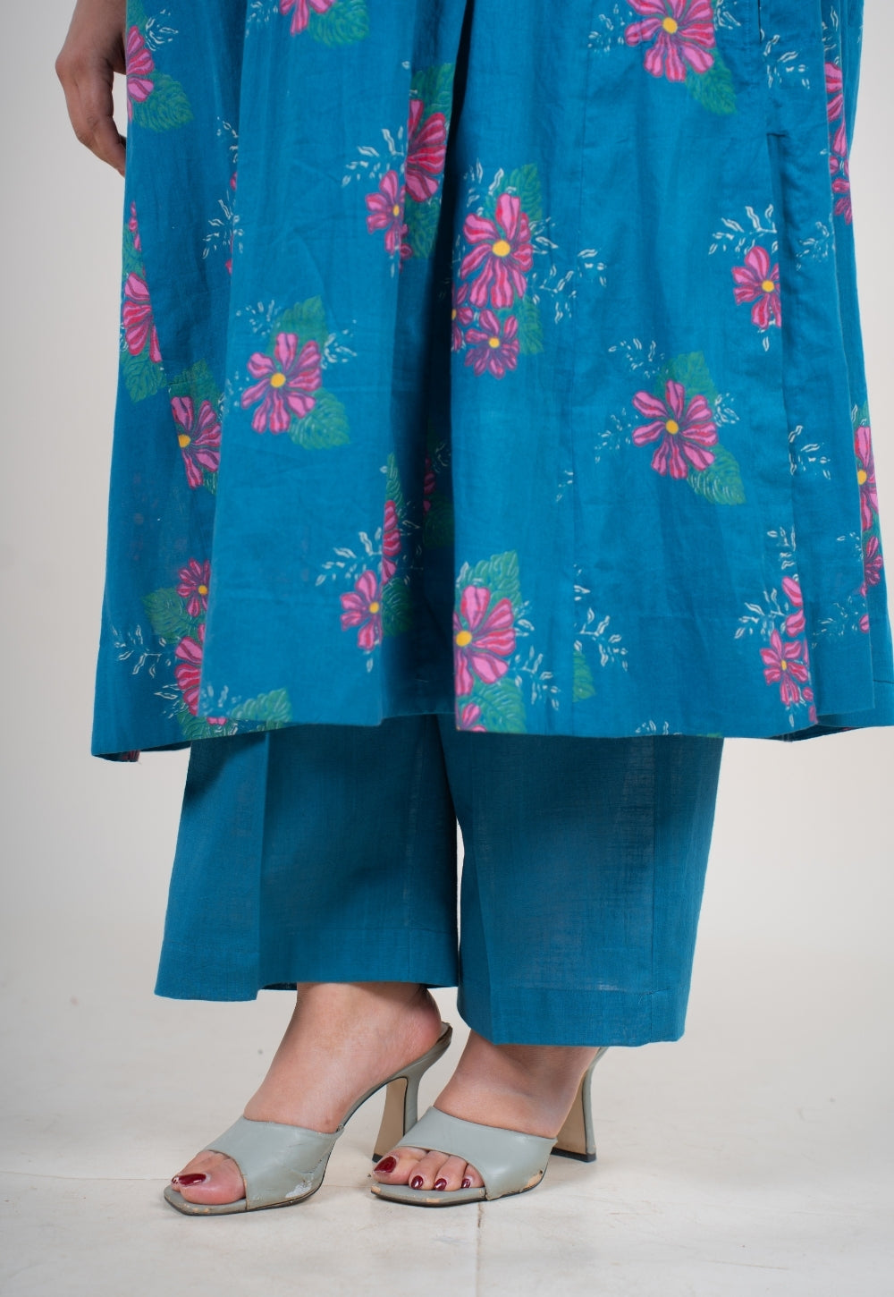 Yashi Ink Blue Solid Cotton Flex Straight Pant