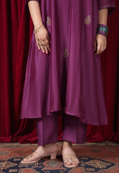 Yashi Purple Solid Muslin Straight Pant