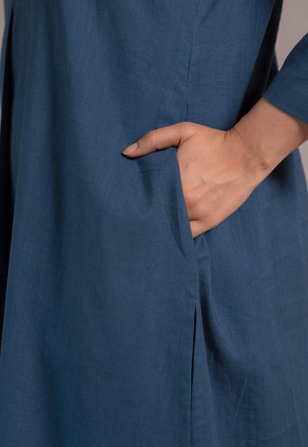 Indigo Solid Slub Cotton Straight Kurta - DyeVerse