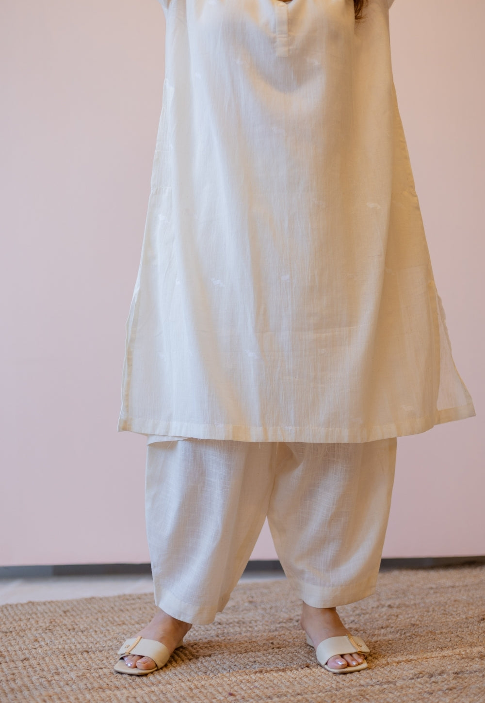 Naina Off White Jamdani Handloom Cotton Anti-Fit Kurta