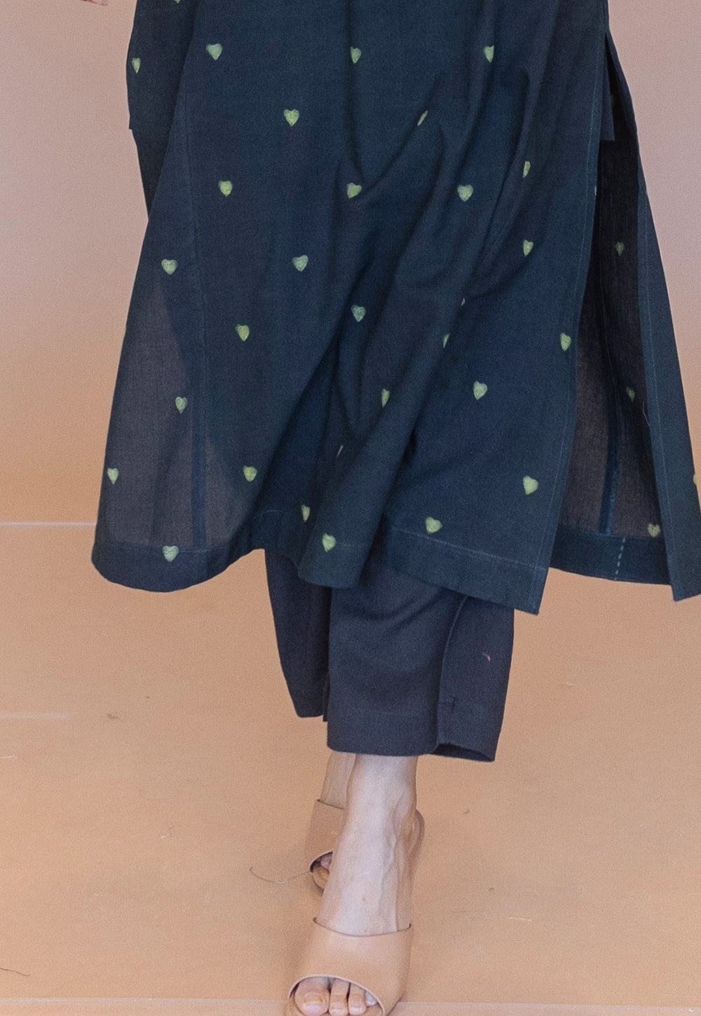 Yashi Green Solid Slub Cotton Straight Pant
