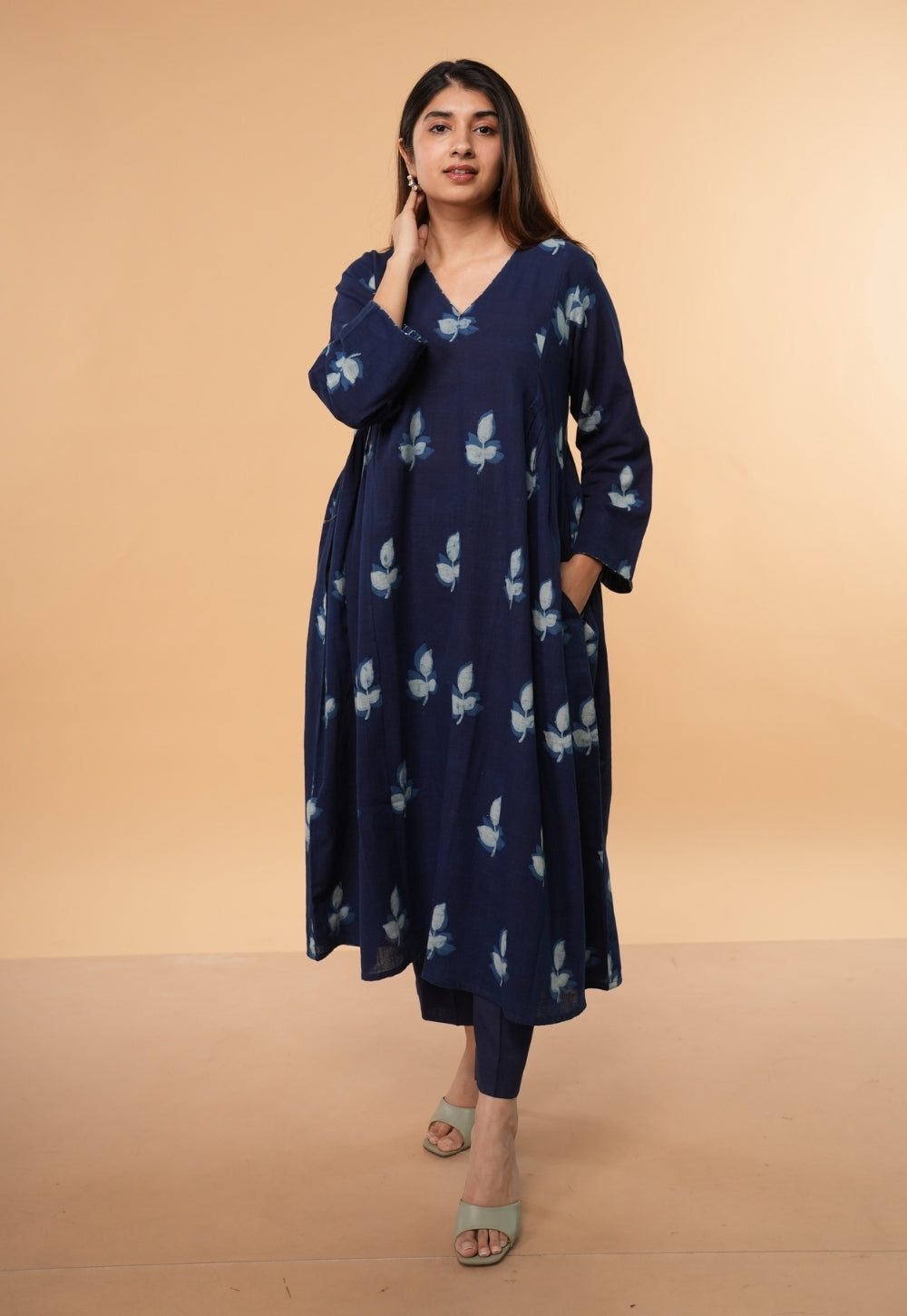 Prita Blue Solid Slub Cotton Narrow Pant