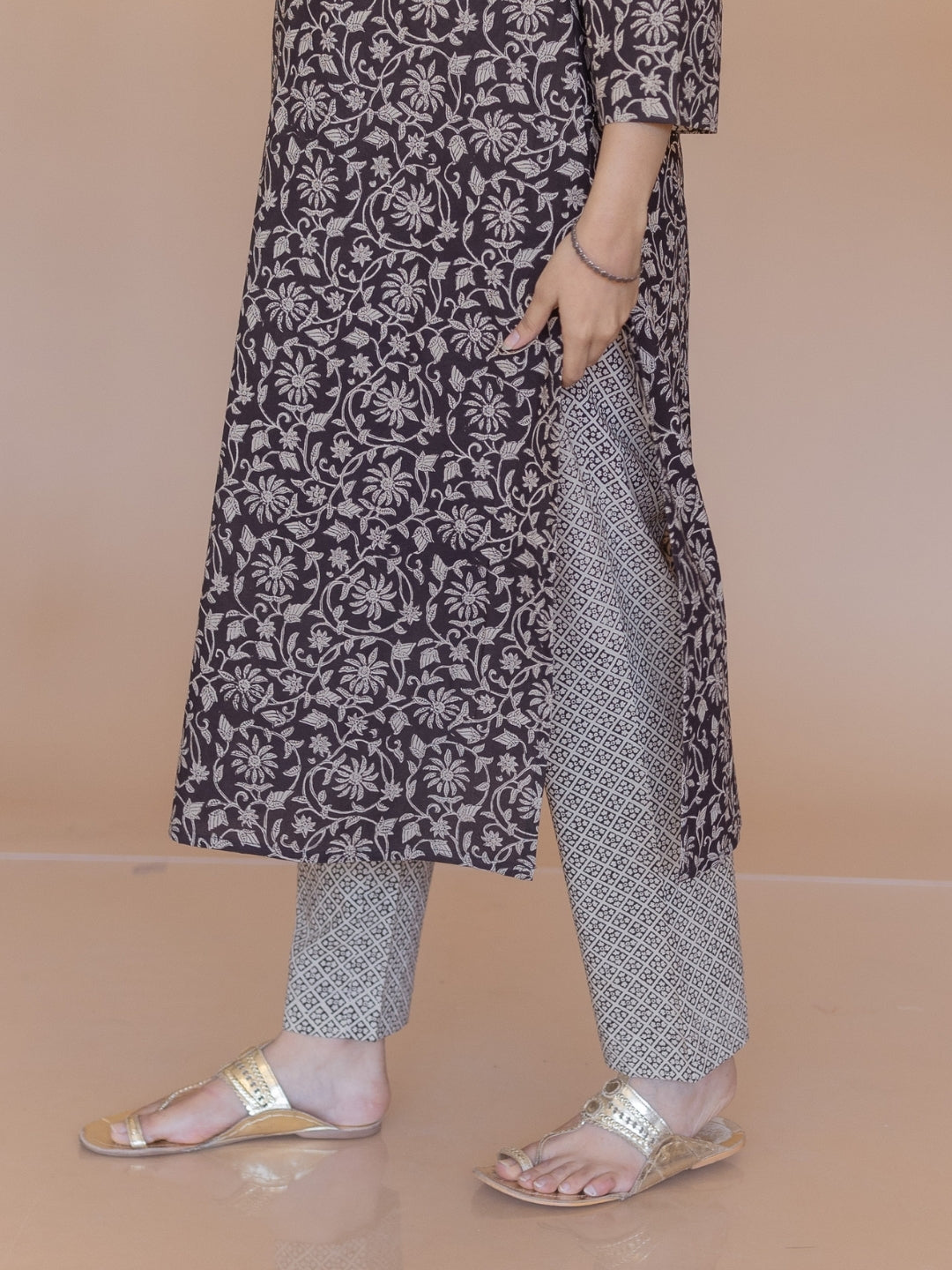 Avika Black Bagru Cotton Straight Suit Set (Set of 3)