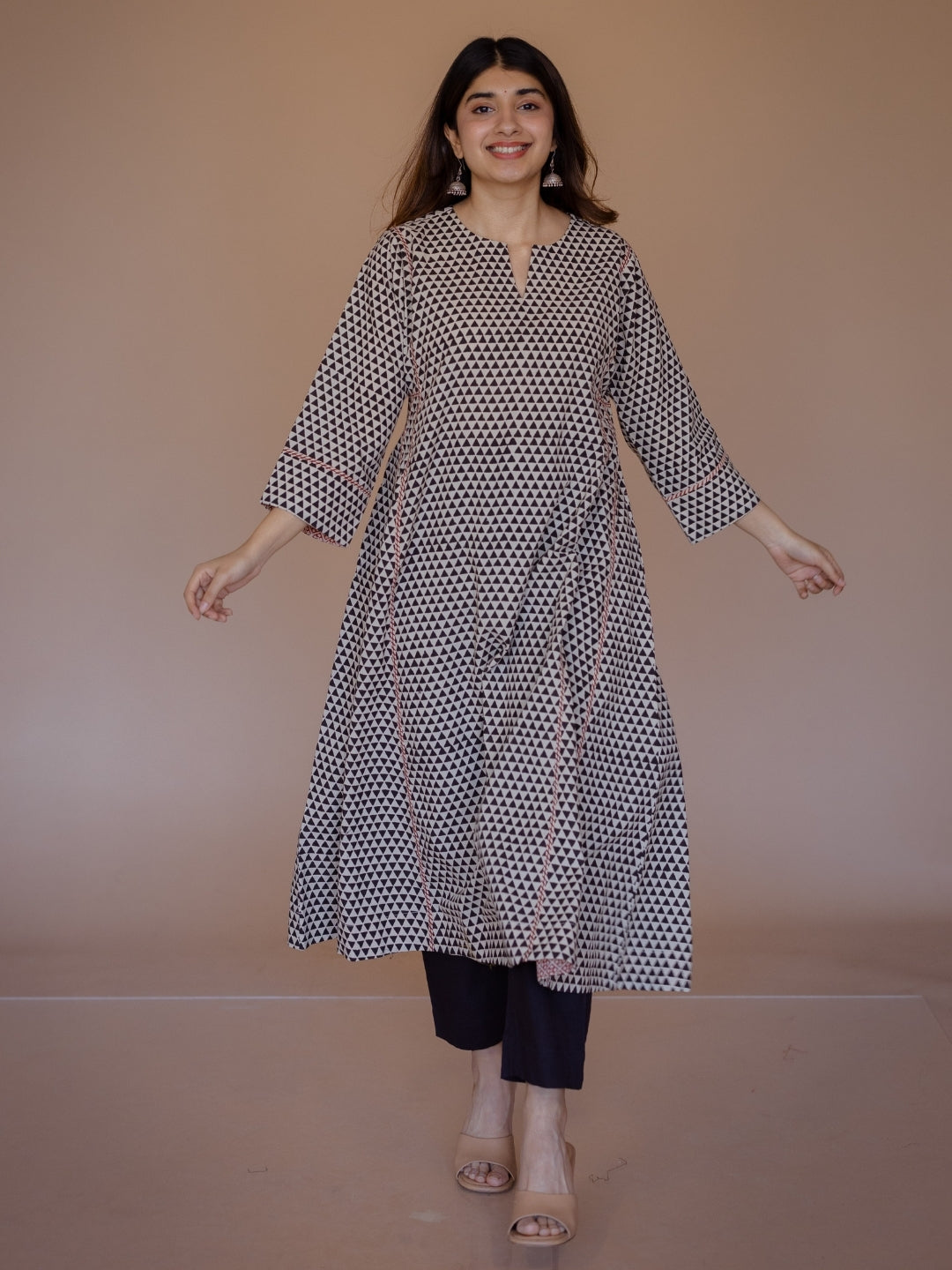 Nyra Off White Bagru Cotton Jhabbha Kali Suit Set (Set of 3)