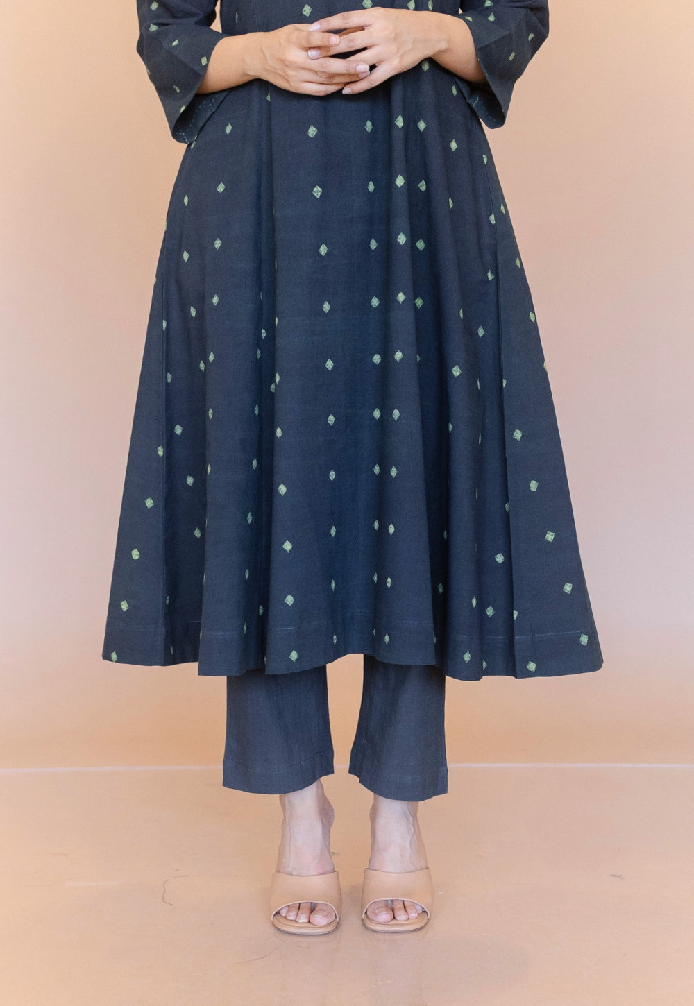Prita Green Solid Slub Cotton Narrow Pant
