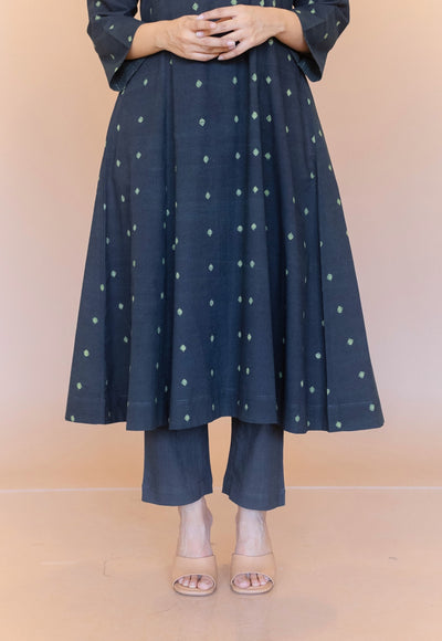 Prita Green Solid Slub Cotton Narrow Pant