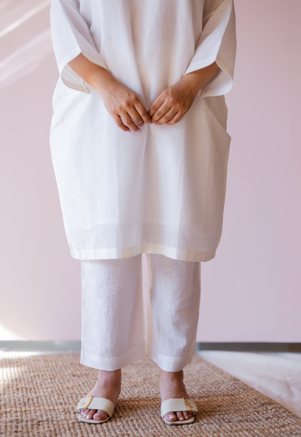 Prerna White Solid Handloom Cotton Linen Anti-Fit Kurta