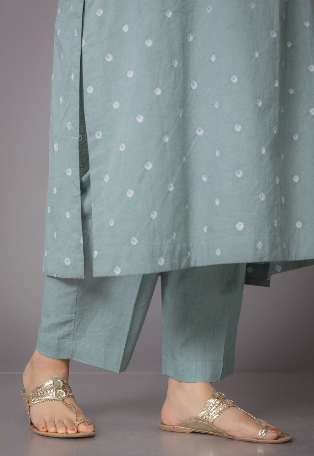 Harsha Green Bandhani Cotton Straight Suit Set (Set of 3)