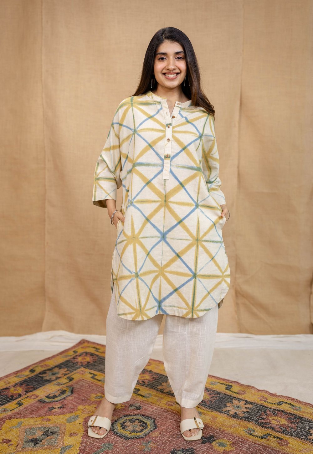 Raiha White Clamp Dyed Linen Cotton Loose Kurta