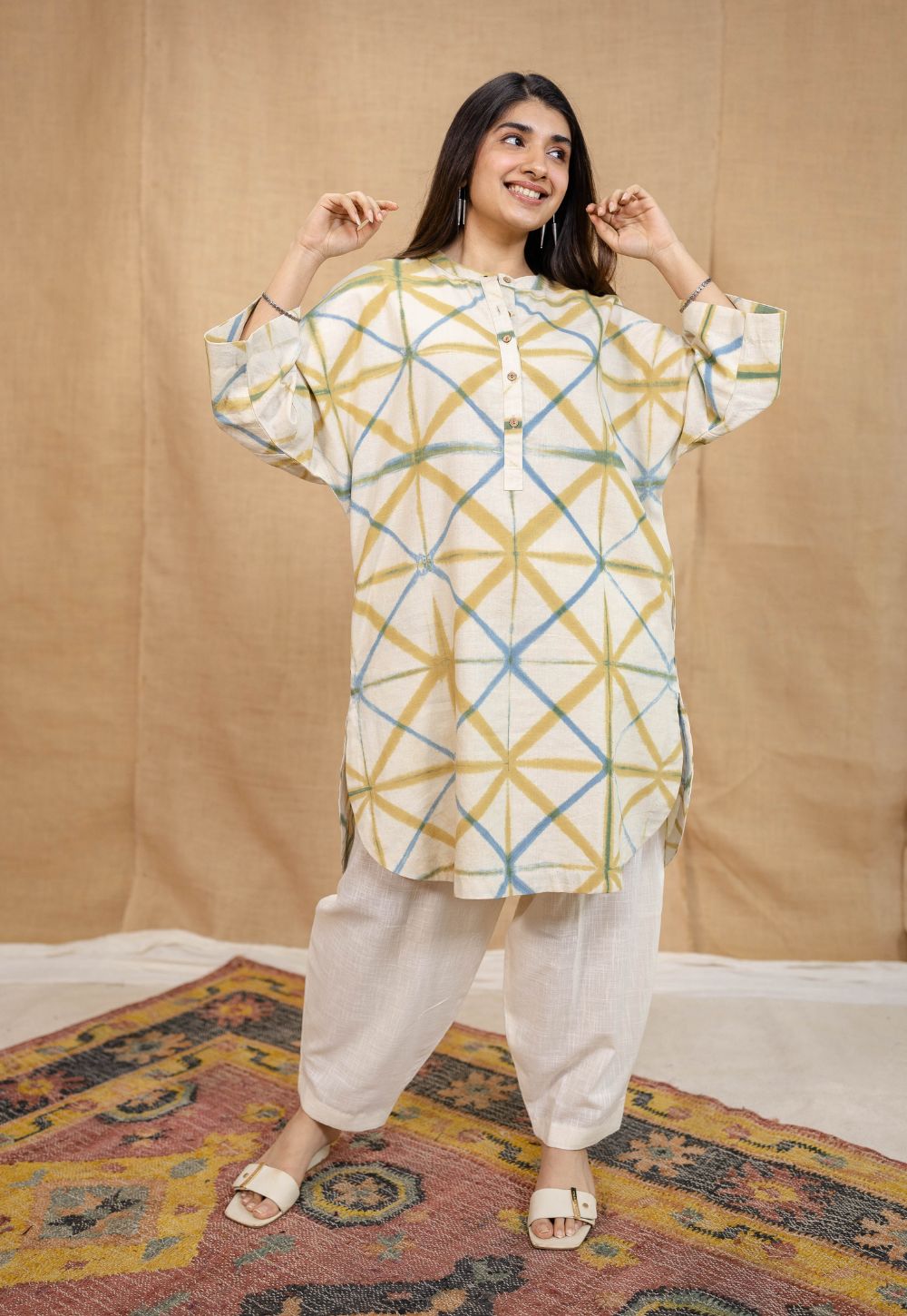 Raiha White Clamp Dyed Linen Cotton Loose Kurta