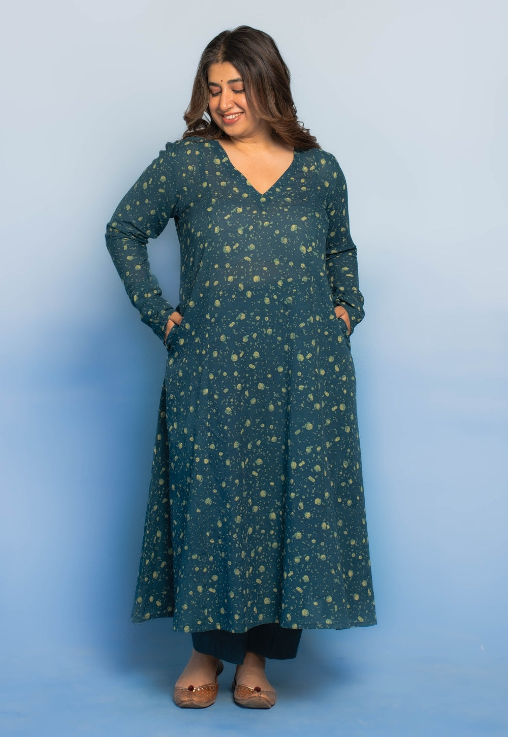 Vina Teal Blue Dabu Mul Cotton Kali Kurta