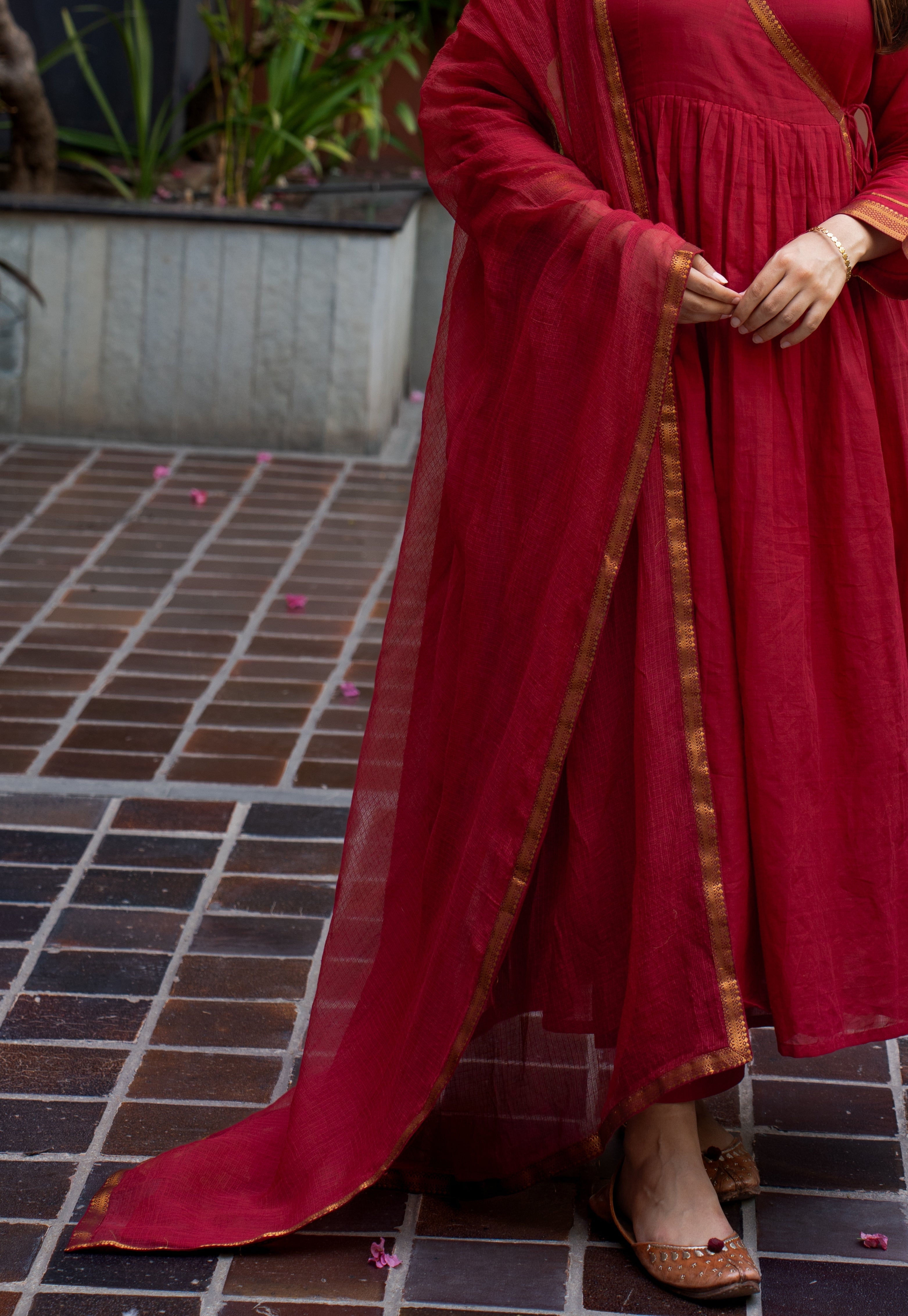 Cherry Red Solid Kota Doria Cotton Dupatta with Mangalgiri Border