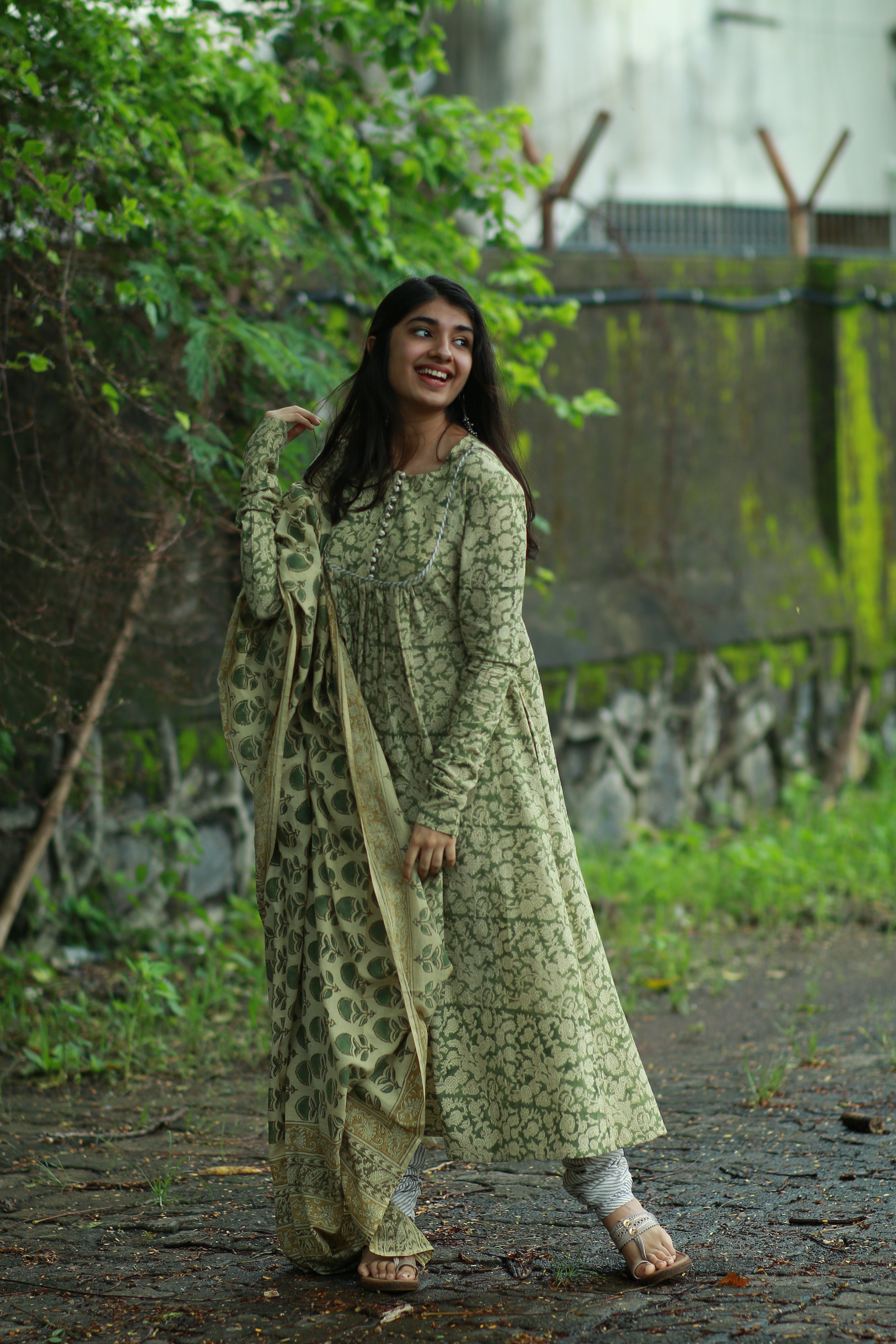 Ahaana Olive Kalamkari Natural Dyed Chudi Sleeves Kurta