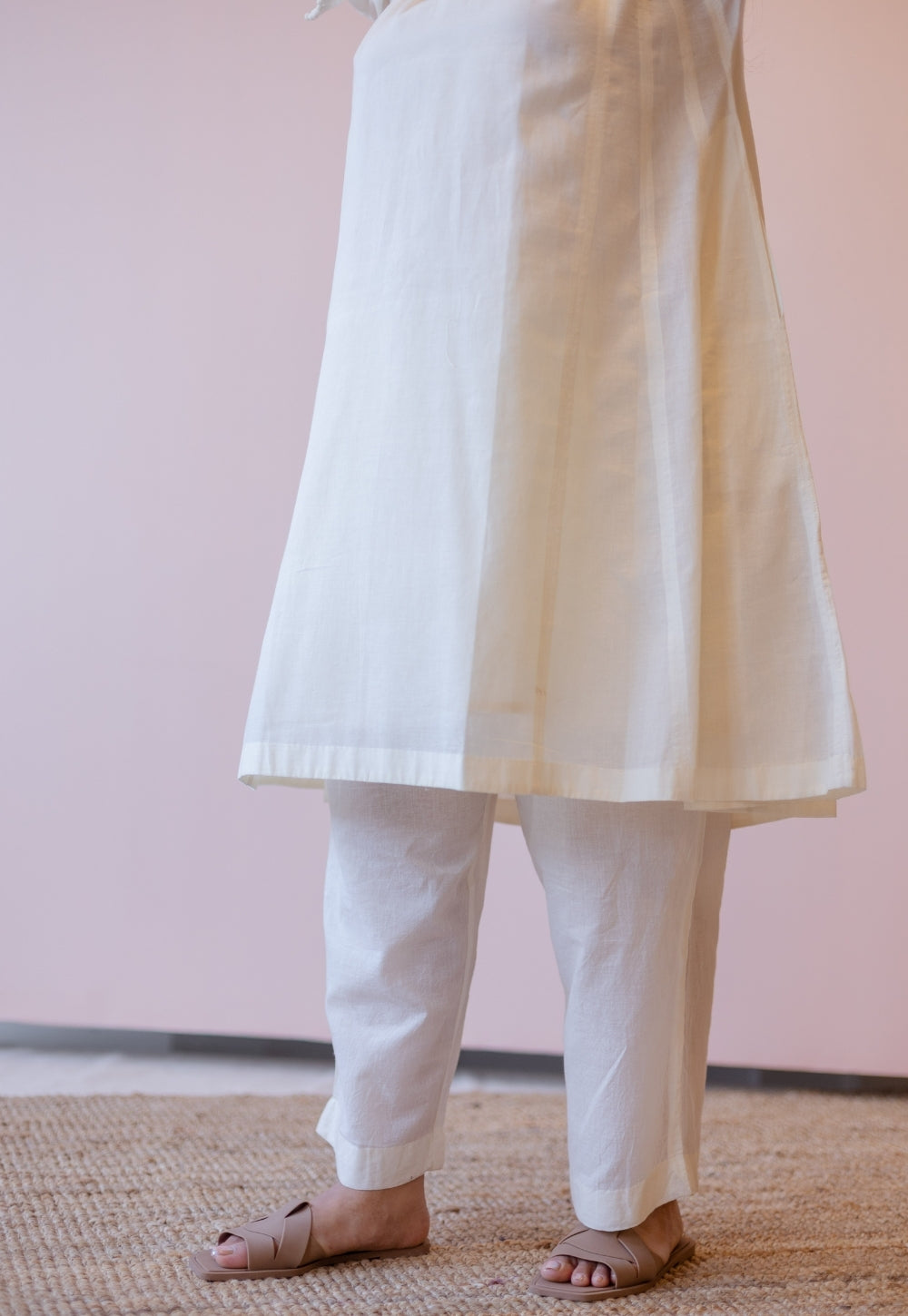Soha Off White Solid Handloom Cotton Anti-Fit Kurta