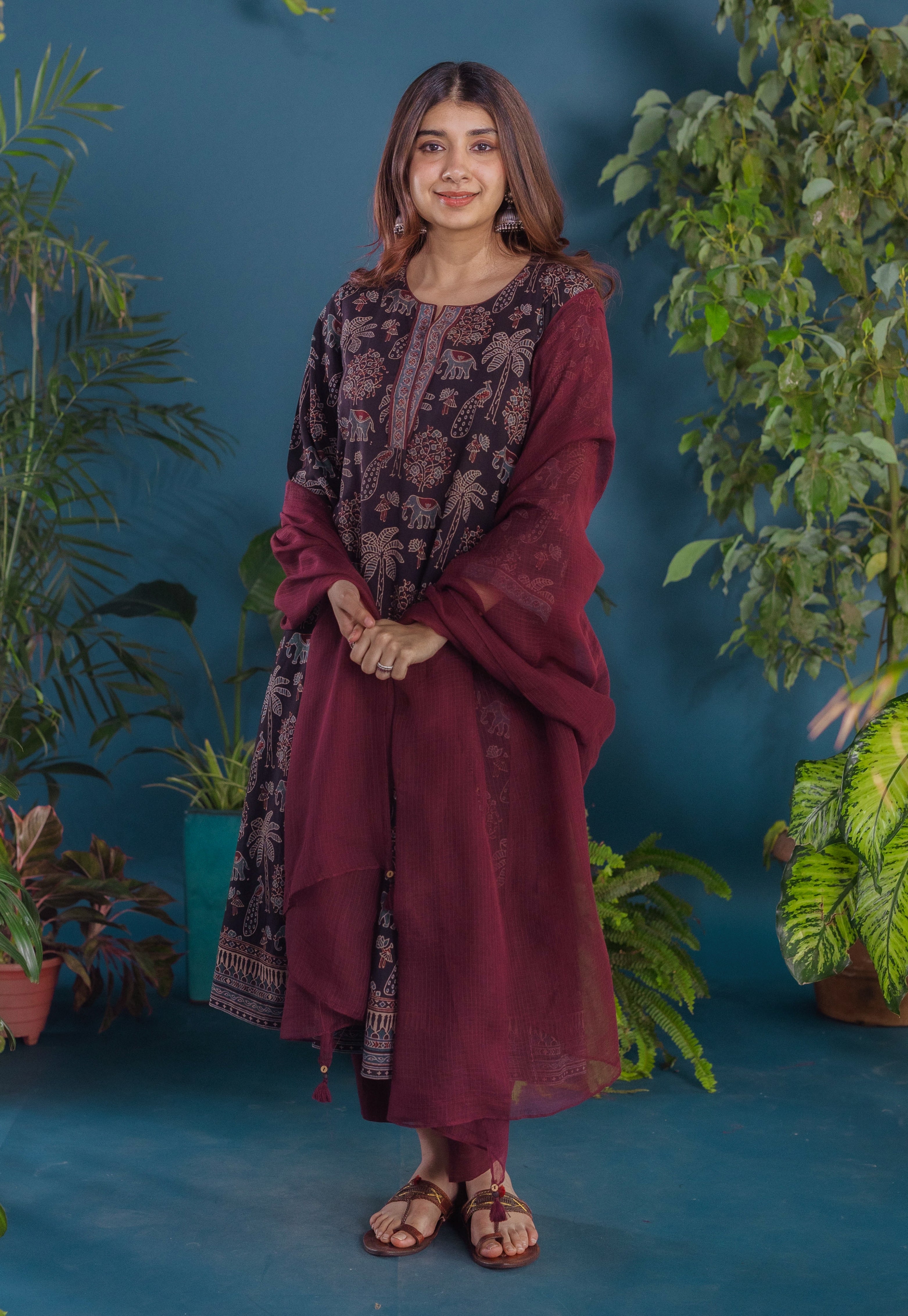 Prita Burgundy Solid Slub Narrow Pant