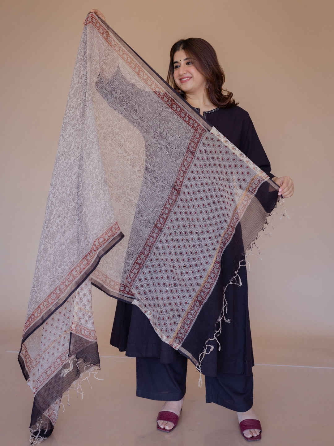 Off White Floral Bagru Kota Doria Cotton Dupatta