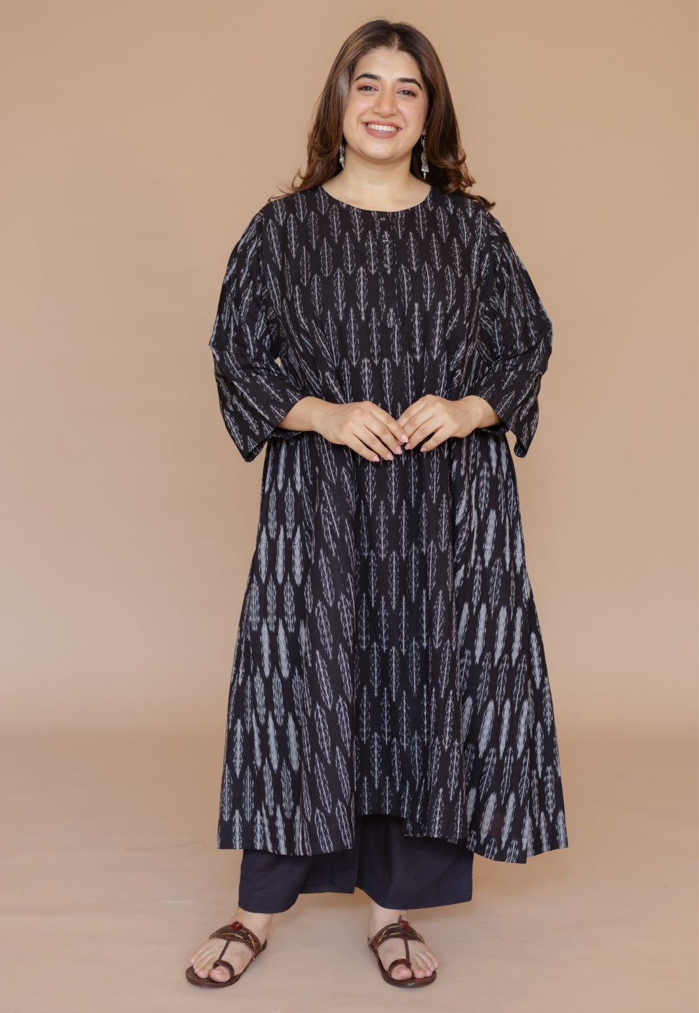Yashi Black Solid Cotton Flex Straight Pant