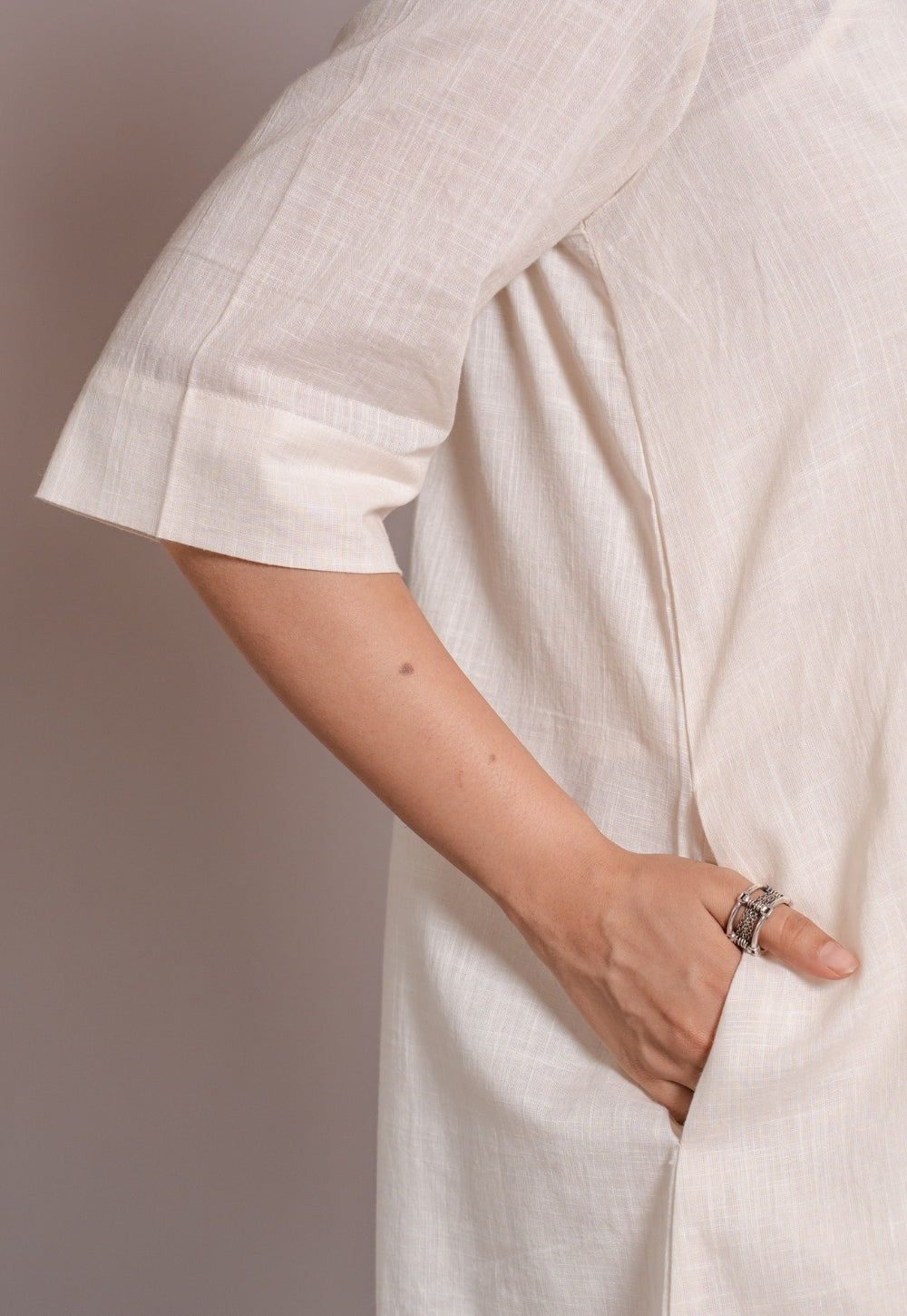 Off White Solid Slub Cotton Straight Kurta - DyeVerse