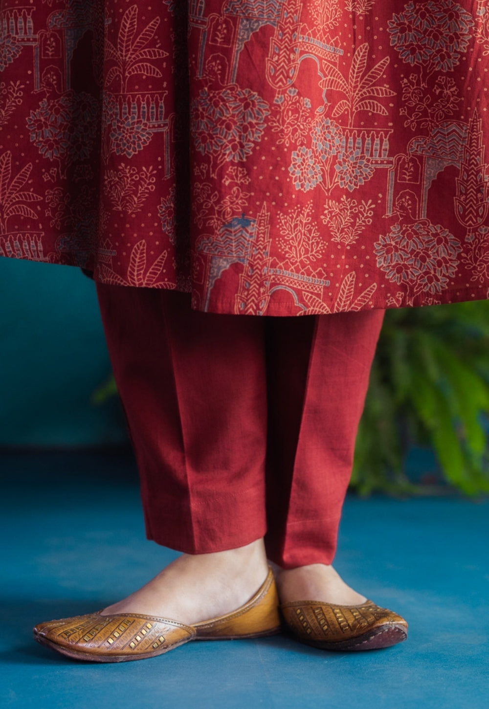 Yashi Red Solid Slub Straight Pant