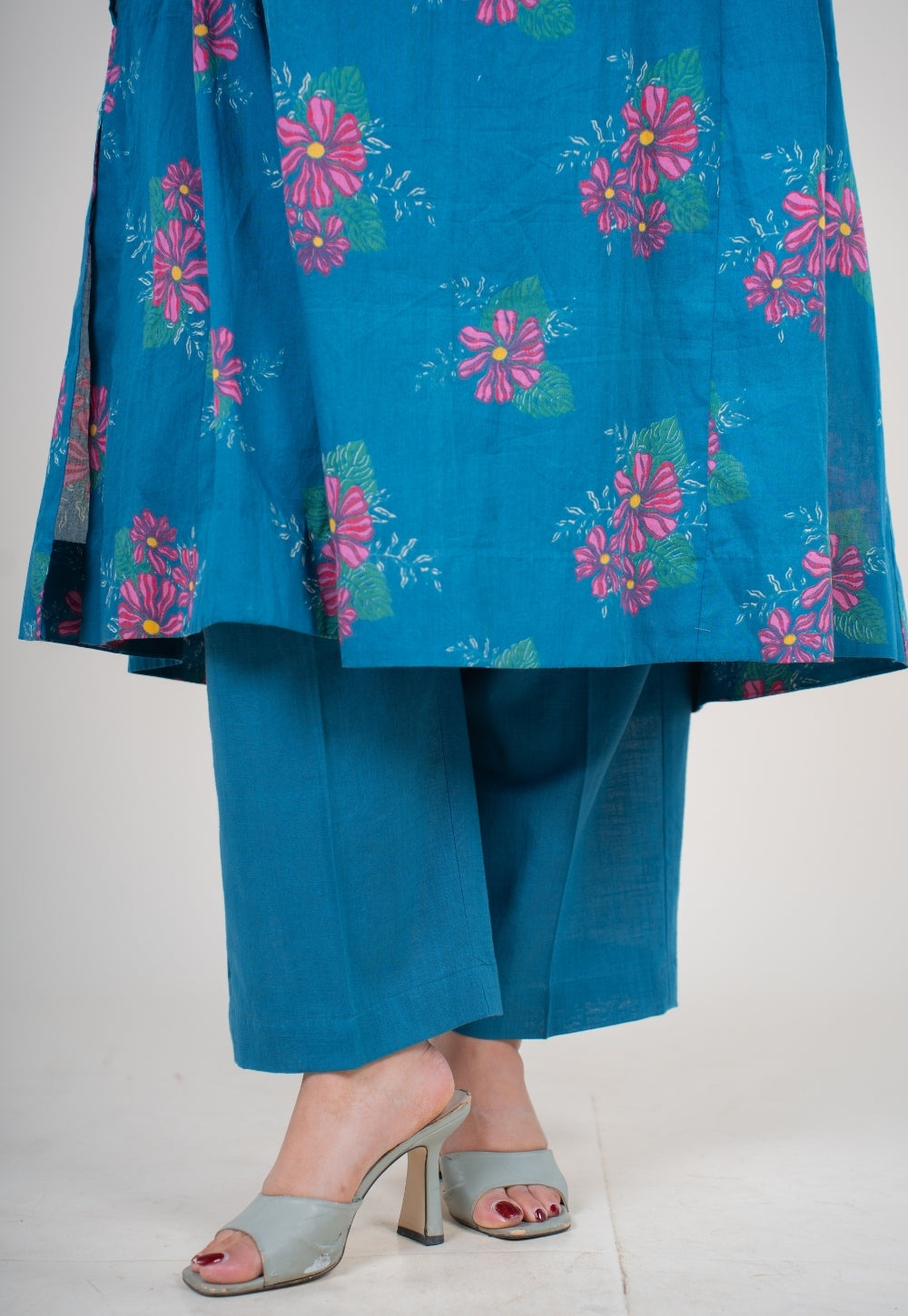 Yashi Ink Blue Solid Cotton Flex Straight Pant