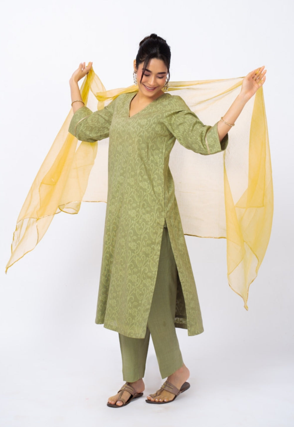 Piya Green Floral Cotton Straight Kurta Suit Set with Solid Dupatta (Set of 3)