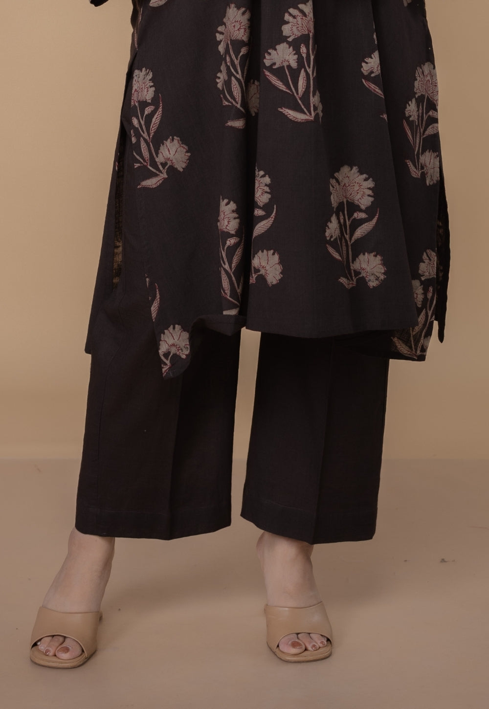 Zarina Brown Dabu Slub Cotton Straight Kurta Set (Set of 2)