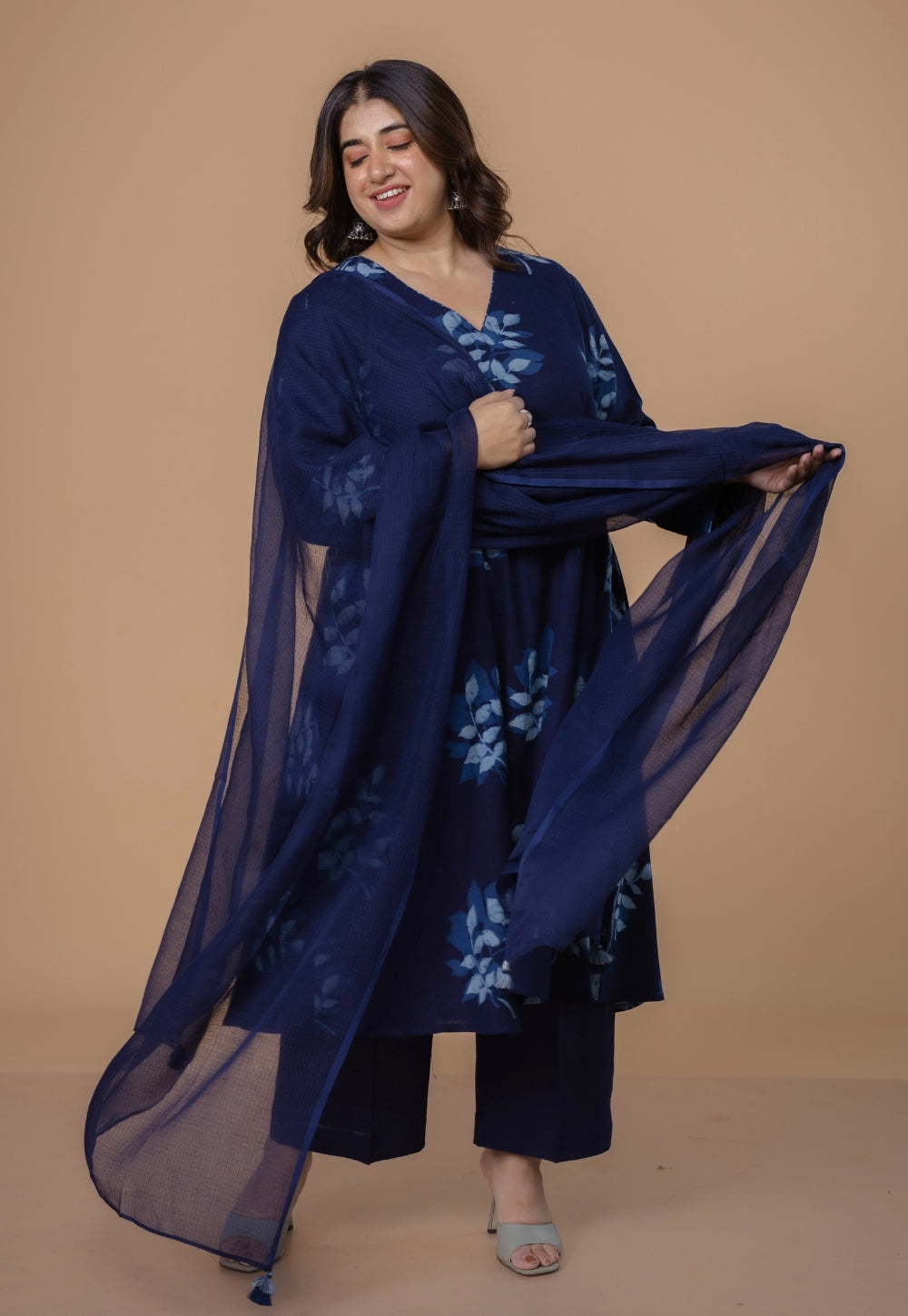 Yashi Blue Solid Slub Cotton Straight Pant