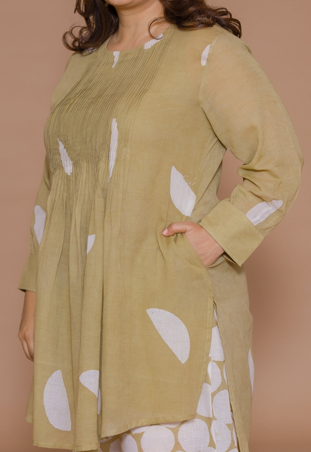 Yusra Green Batik MulMul Straight Kurta Set (Set of 2)