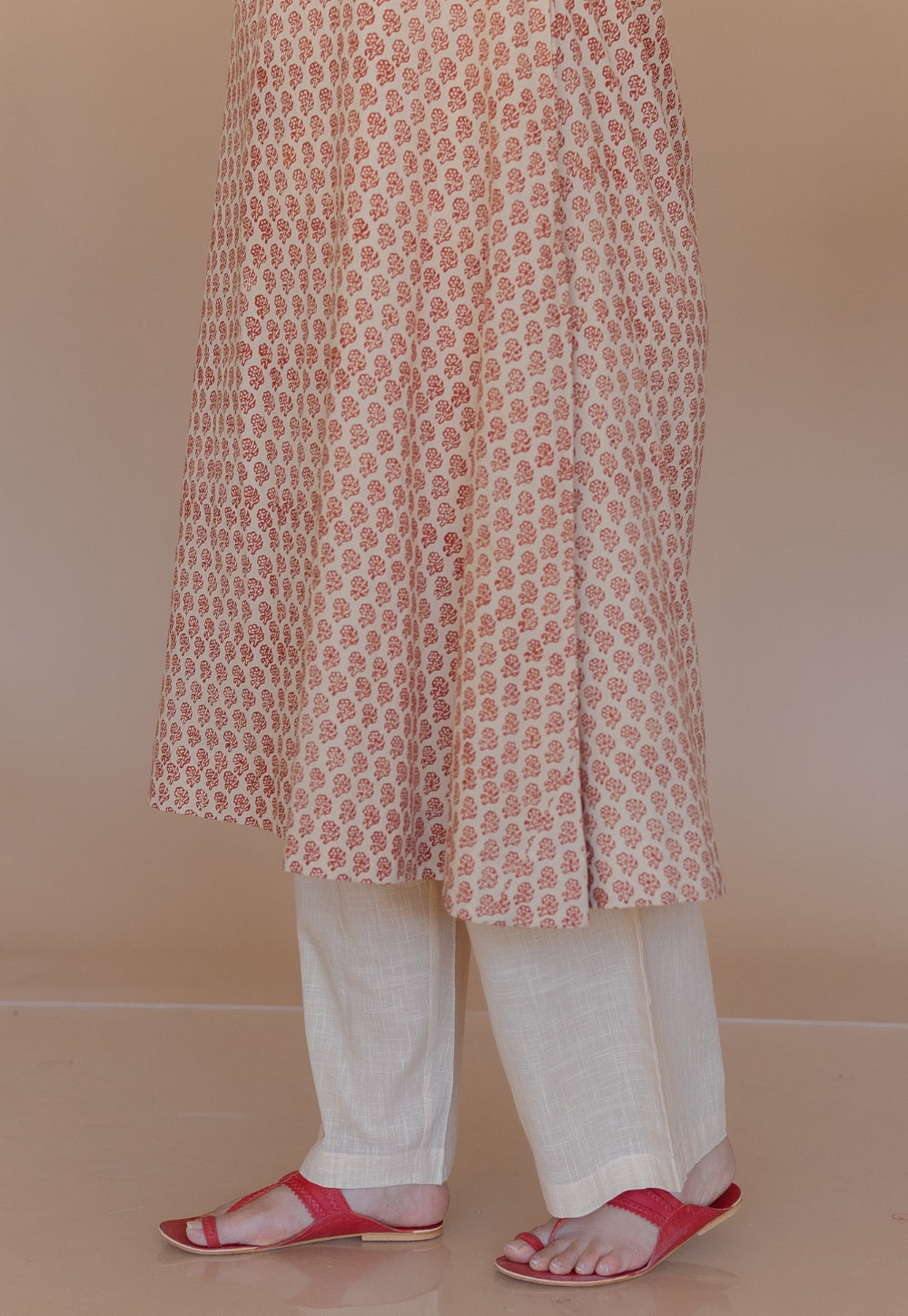 Yashi Off White Solid Slub Cotton Straight Pant