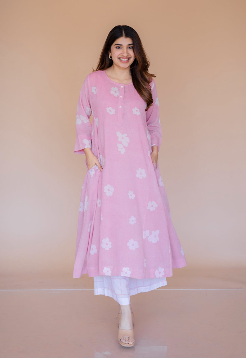 Alizah Pink Batik MulMul Jhabbha Kali Kurta Set (Set of 2 )