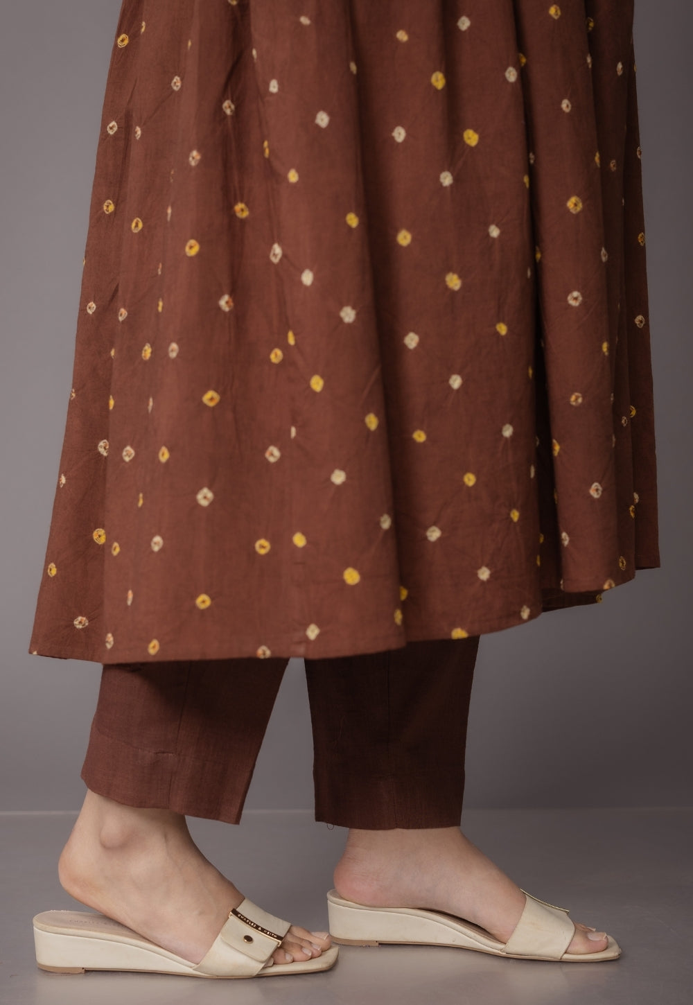 Prita Brown Solid Slub Cotton Narrow Pant
