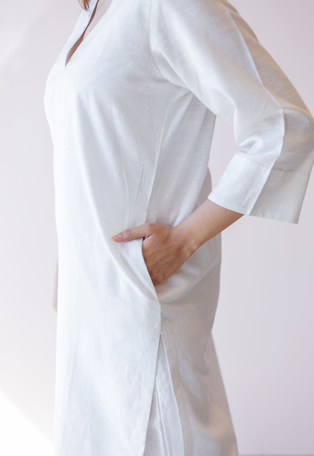 Hemali White Solid Handloom Cotton Straight Kurta