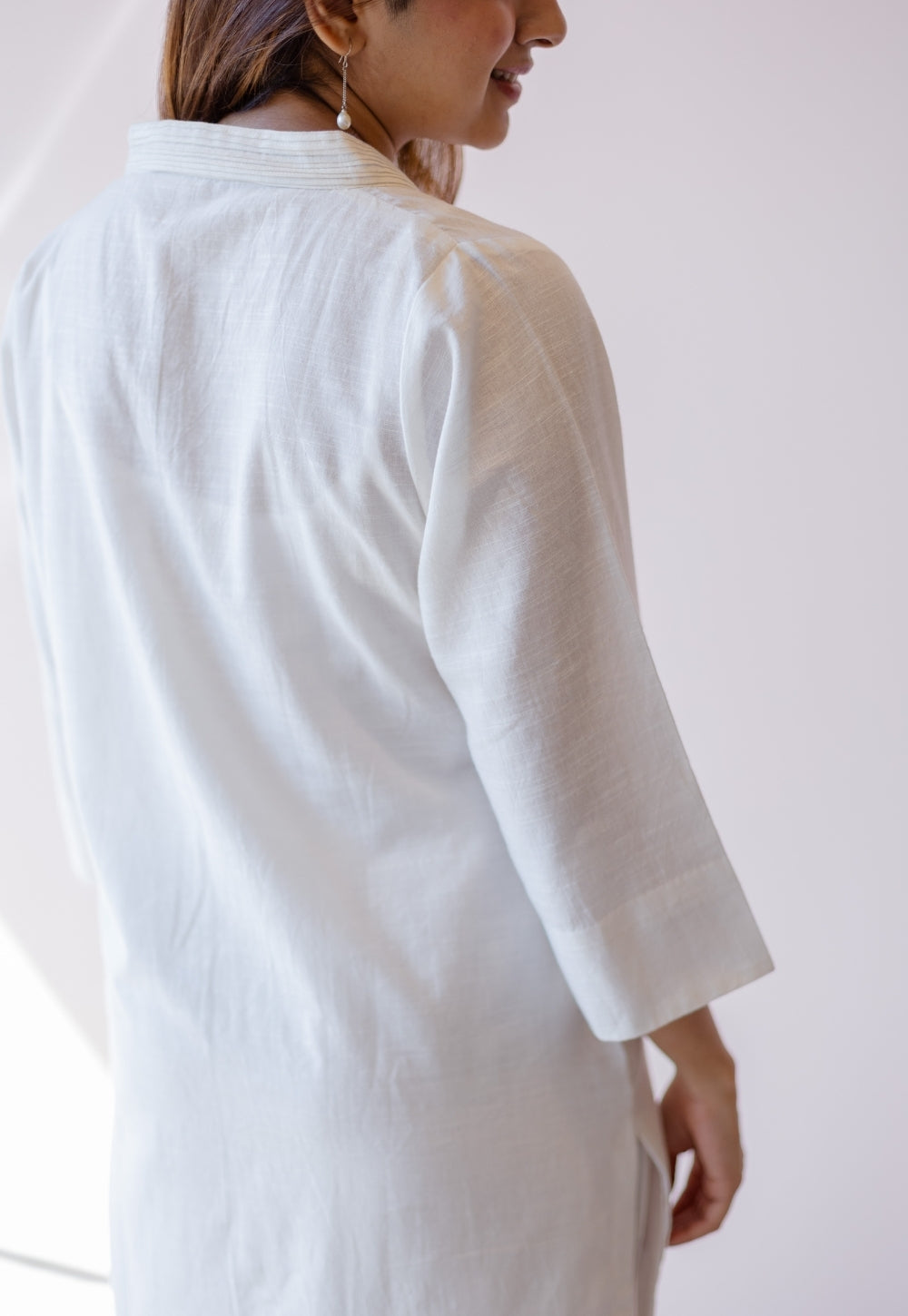 Hemali White Solid Handloom Cotton Straight Kurta