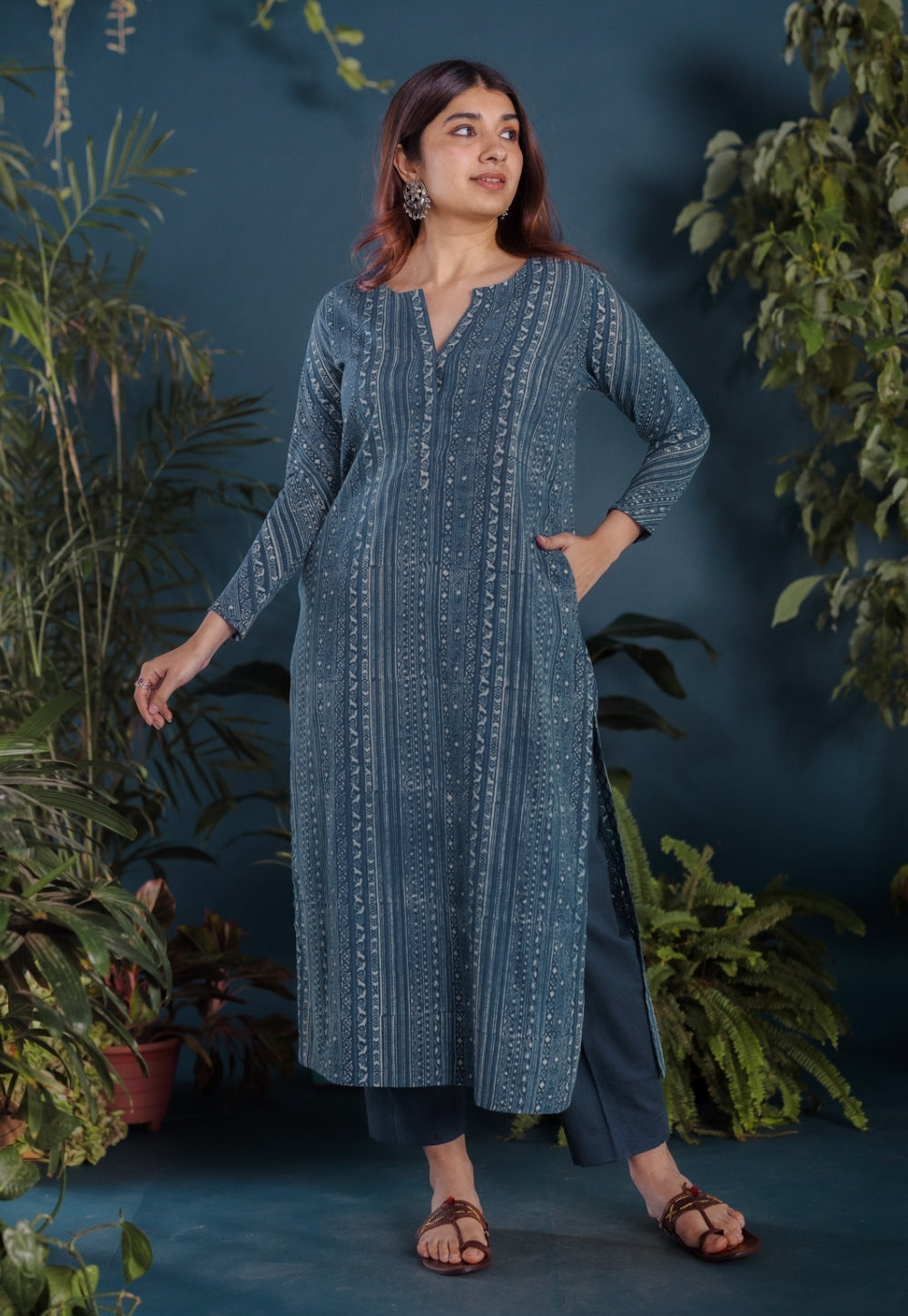 Prita Blue Solid Slub Narrow Pant