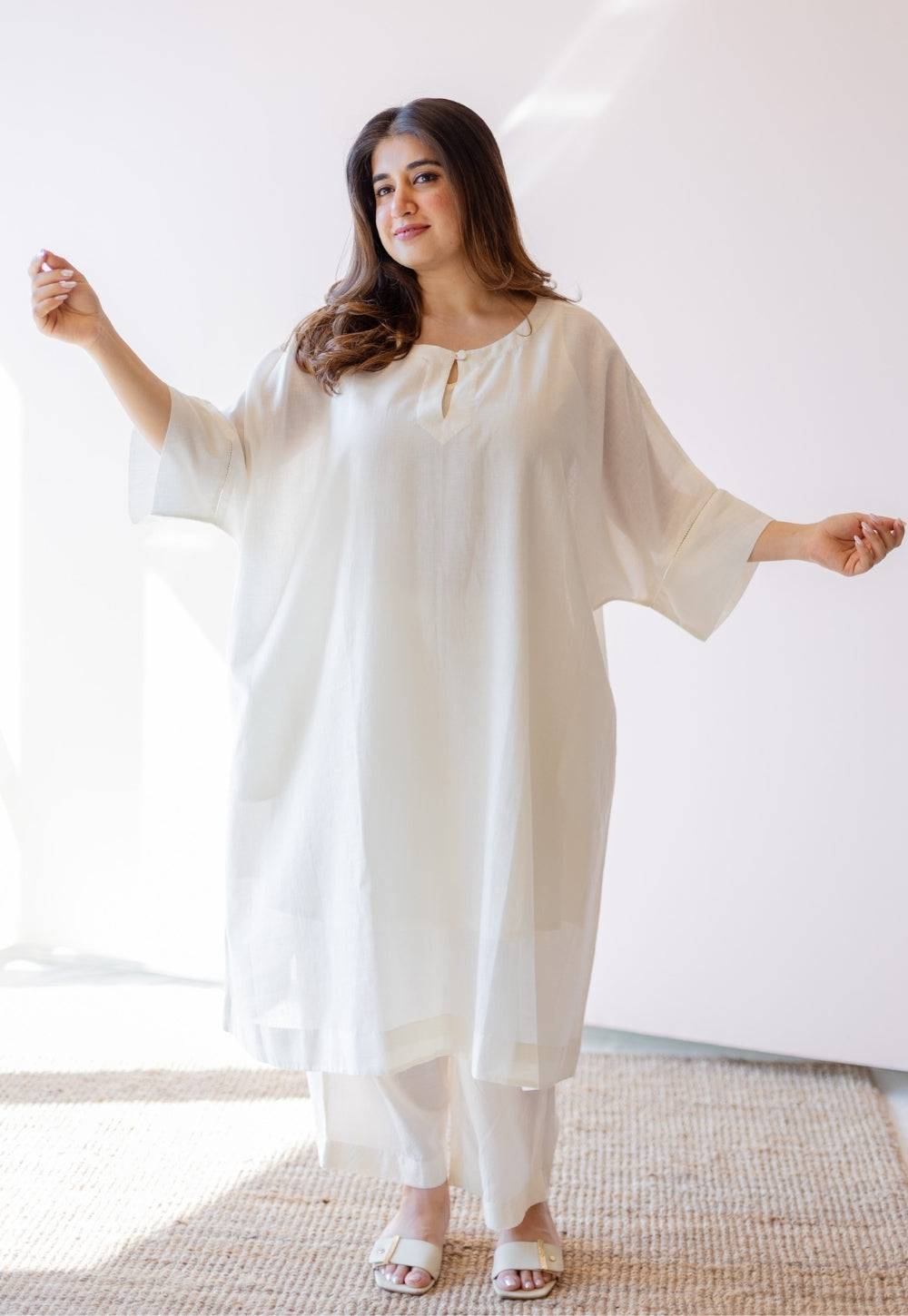 Geet Off White Solid Handloom Cotton Anti-Fit Kurta