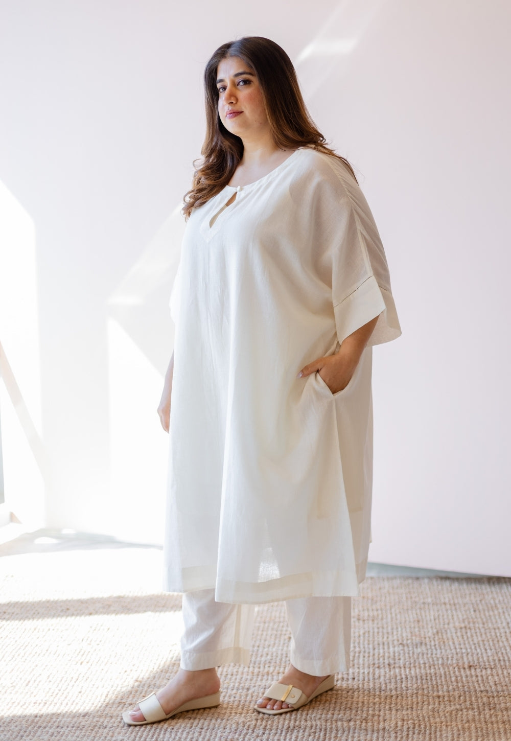 Geet Off White Solid Handloom Cotton Anti-Fit Kurta