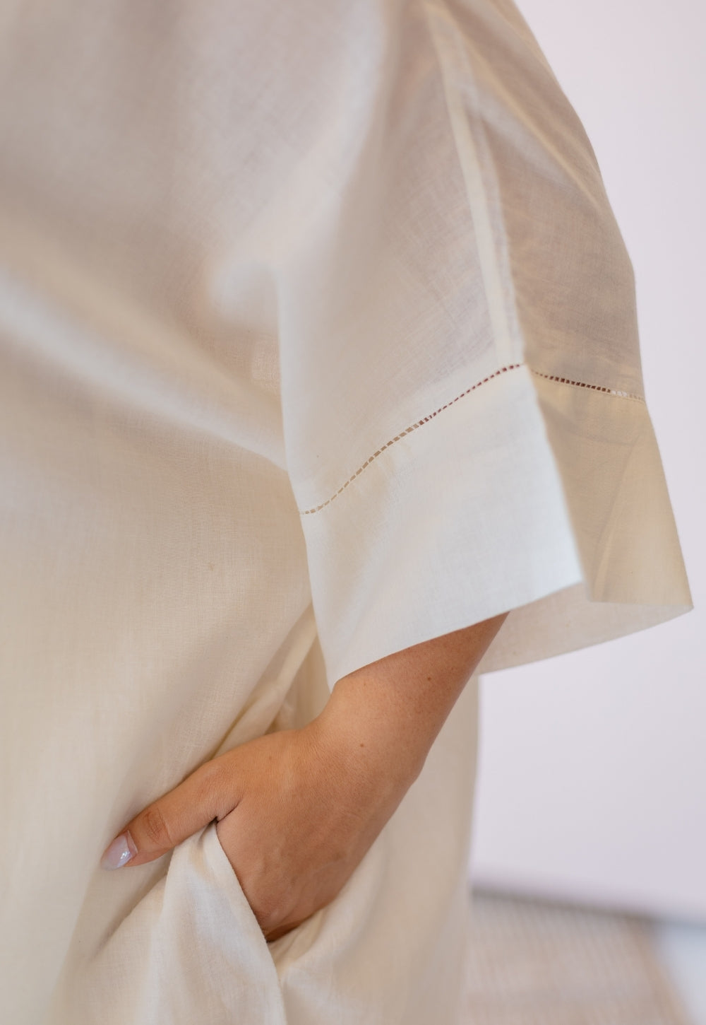 Geet Off White Solid Handloom Cotton Anti-Fit Kurta