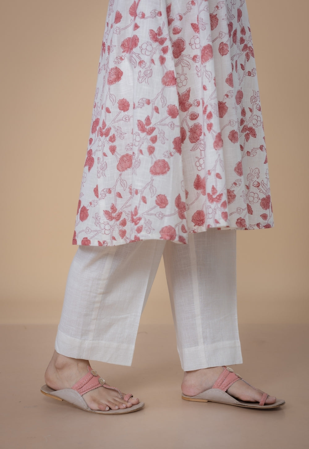 Smriti White Dabu Slub Cotton Kali Kurta Set (Set of 2)