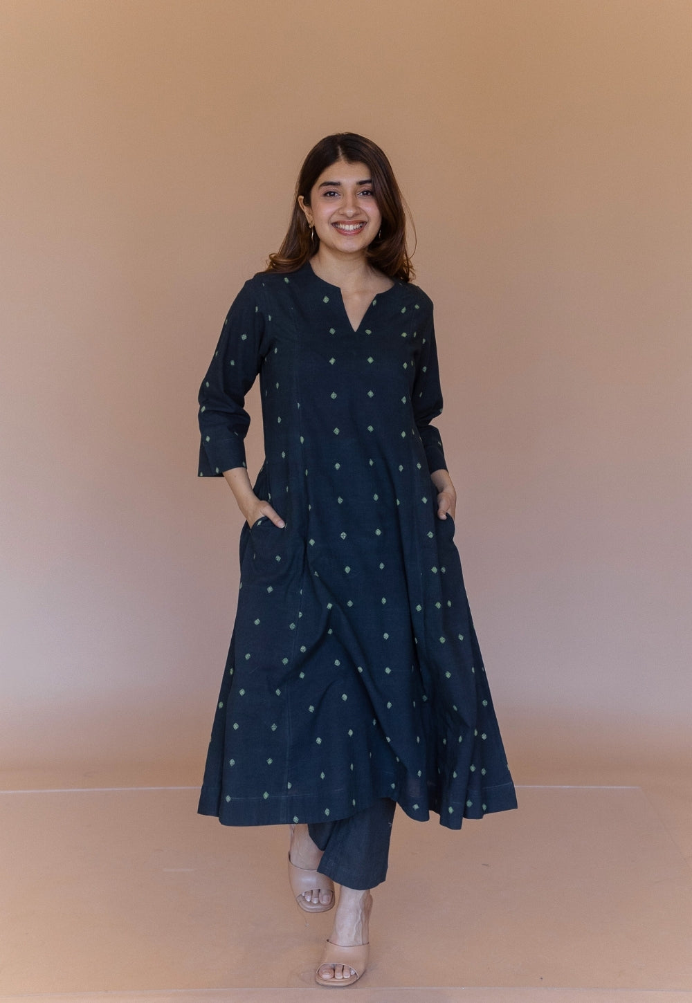 Prita Green Solid Slub Cotton Narrow Pant